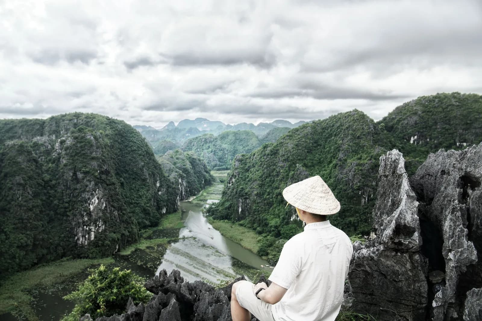Thuê xe máy ở Ninh Bình cần kiểm tra gì trước khi nhận xe
