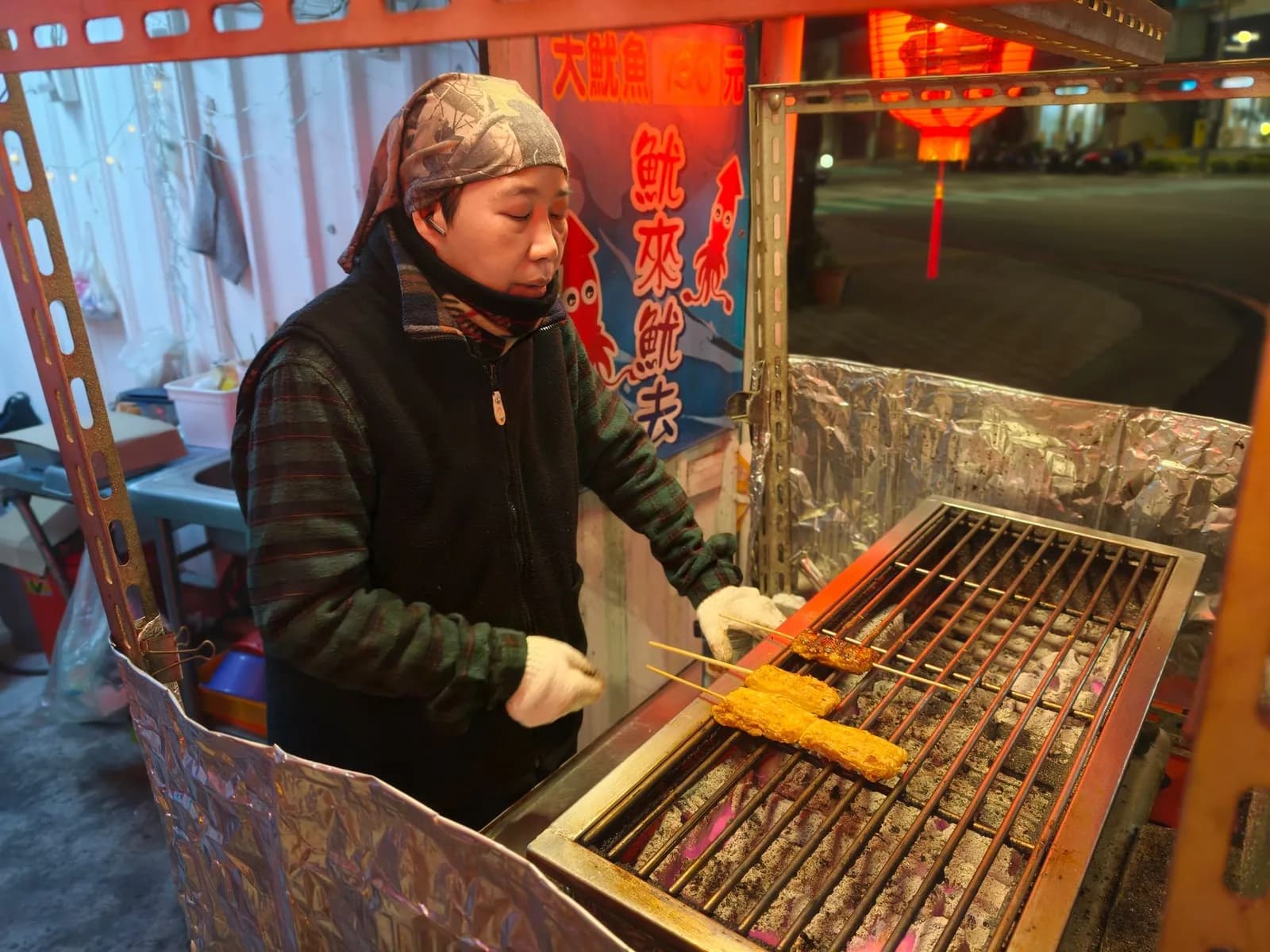 Food tour chả mực Hạ Long nên thử những món nào ngoài bánh cuốn