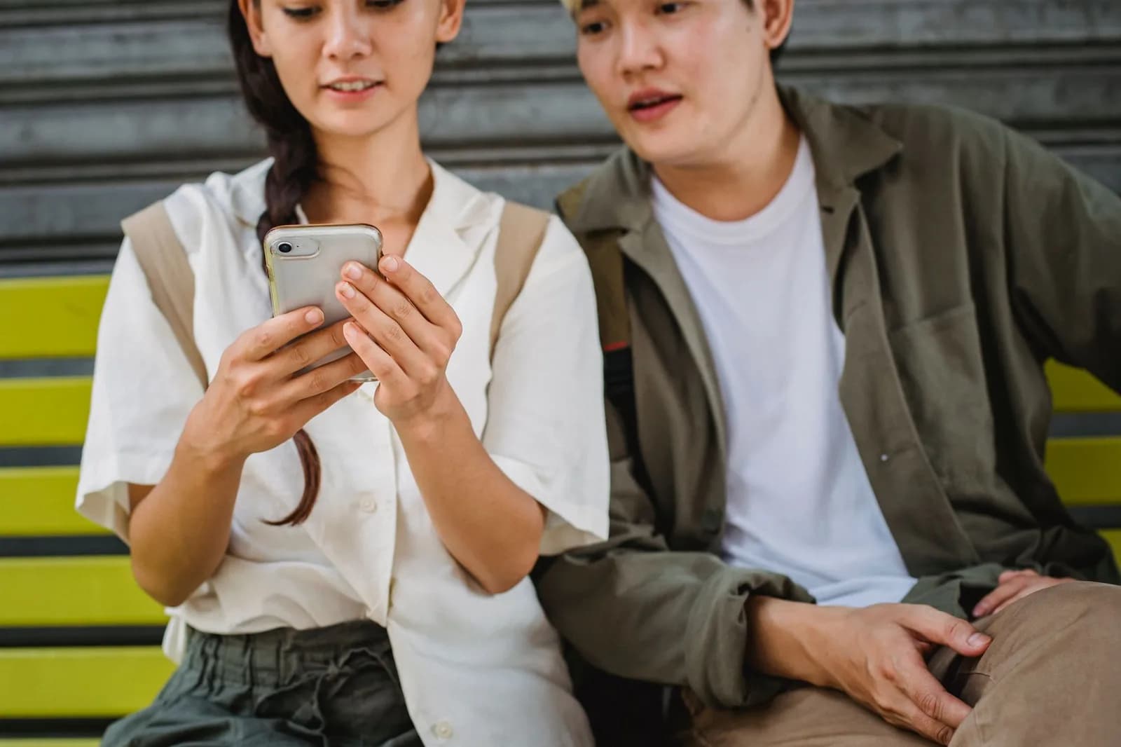 Người trẻ thường kể chuyện gì với AI sau 11 giờ đêm