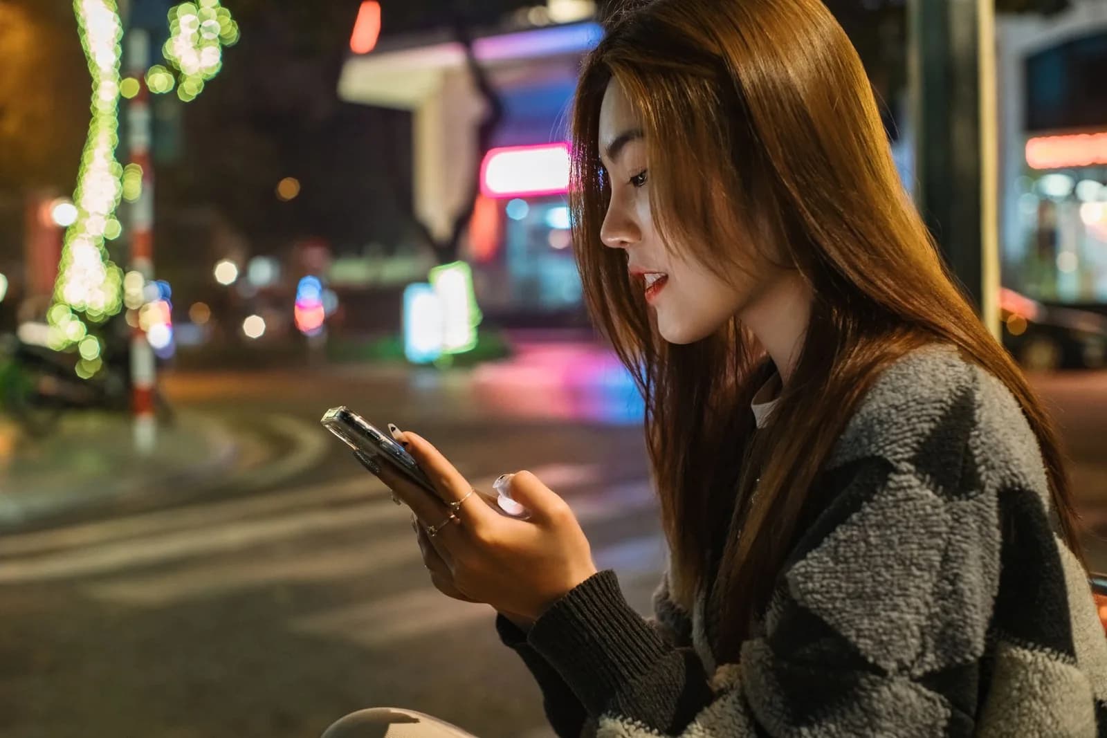 7 dấu hiệu cho thấy não đang bị bào mòn vì lướt video ngắn