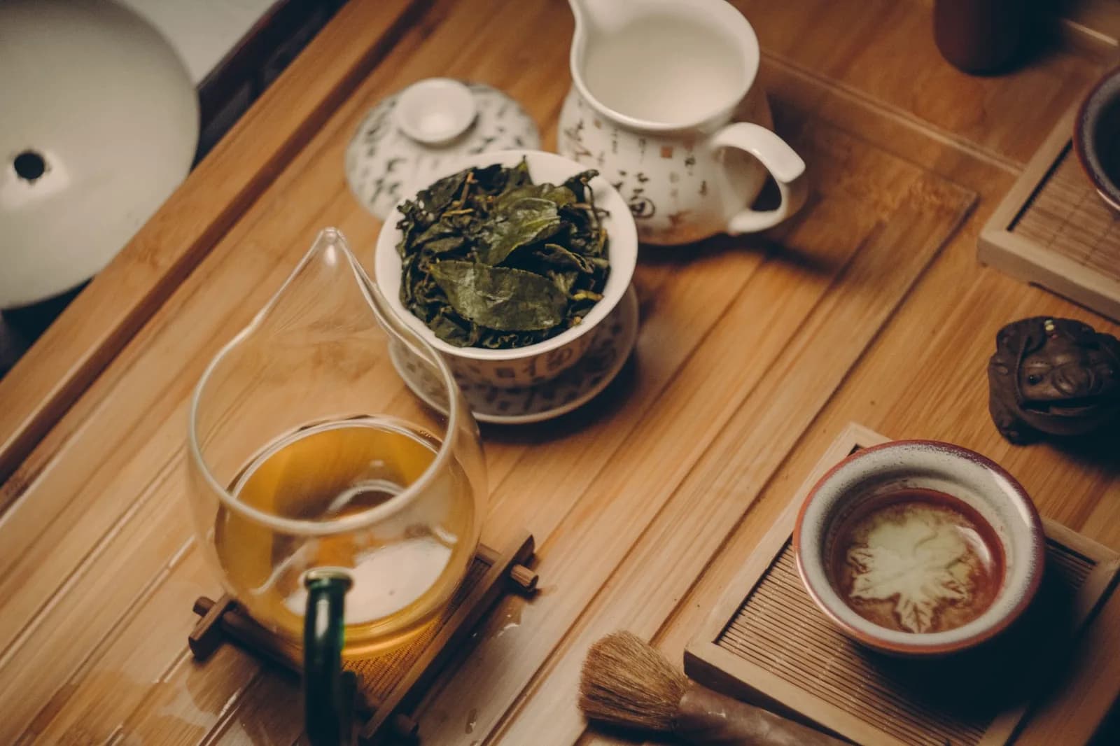 Uống trà xanh mỗi ngày có thay thế được viên chống oxy hóa không