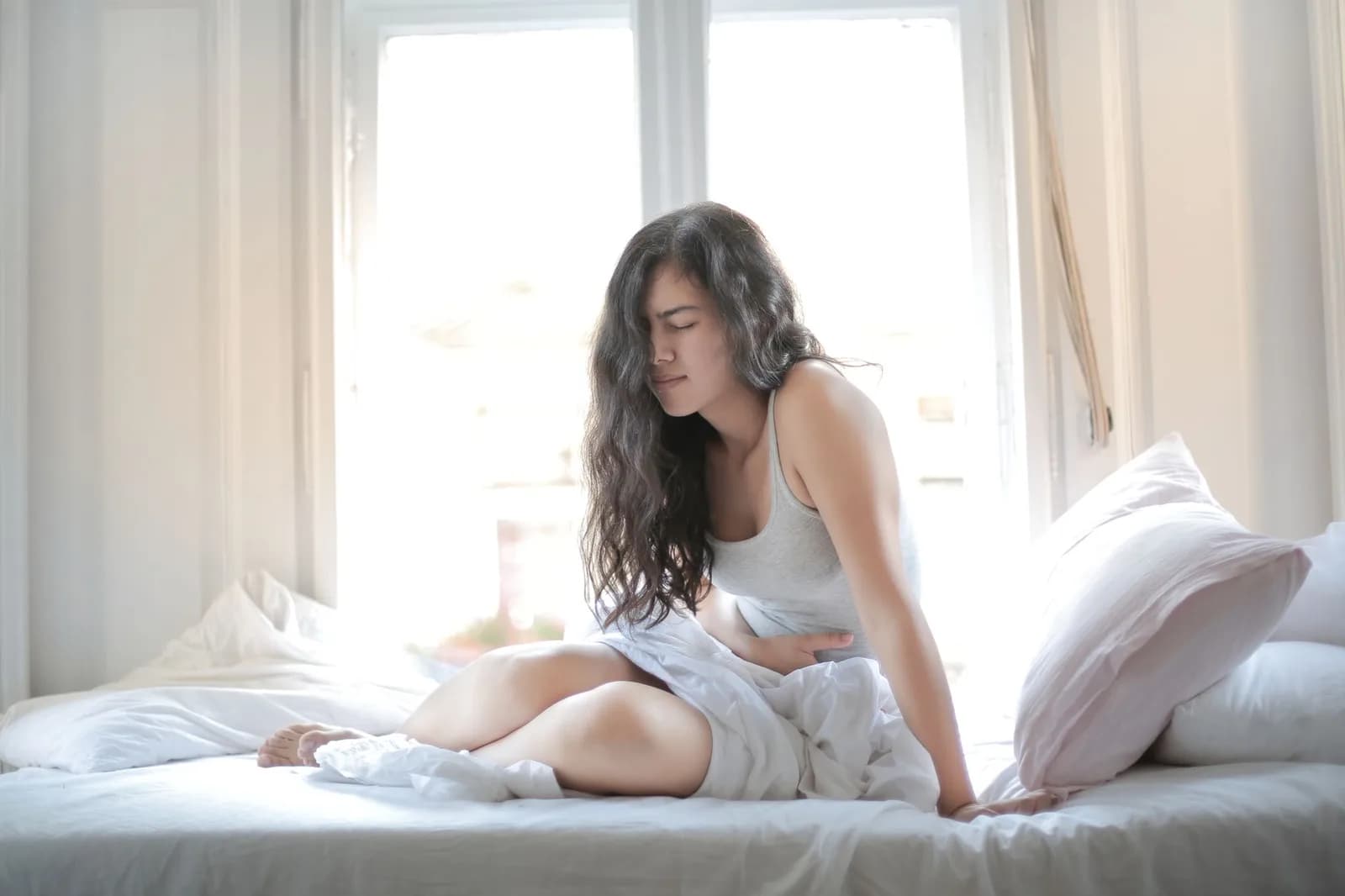 Trào ngược dạ dày ở người trẻ có thể gây viêm họng mạn tính ra sao