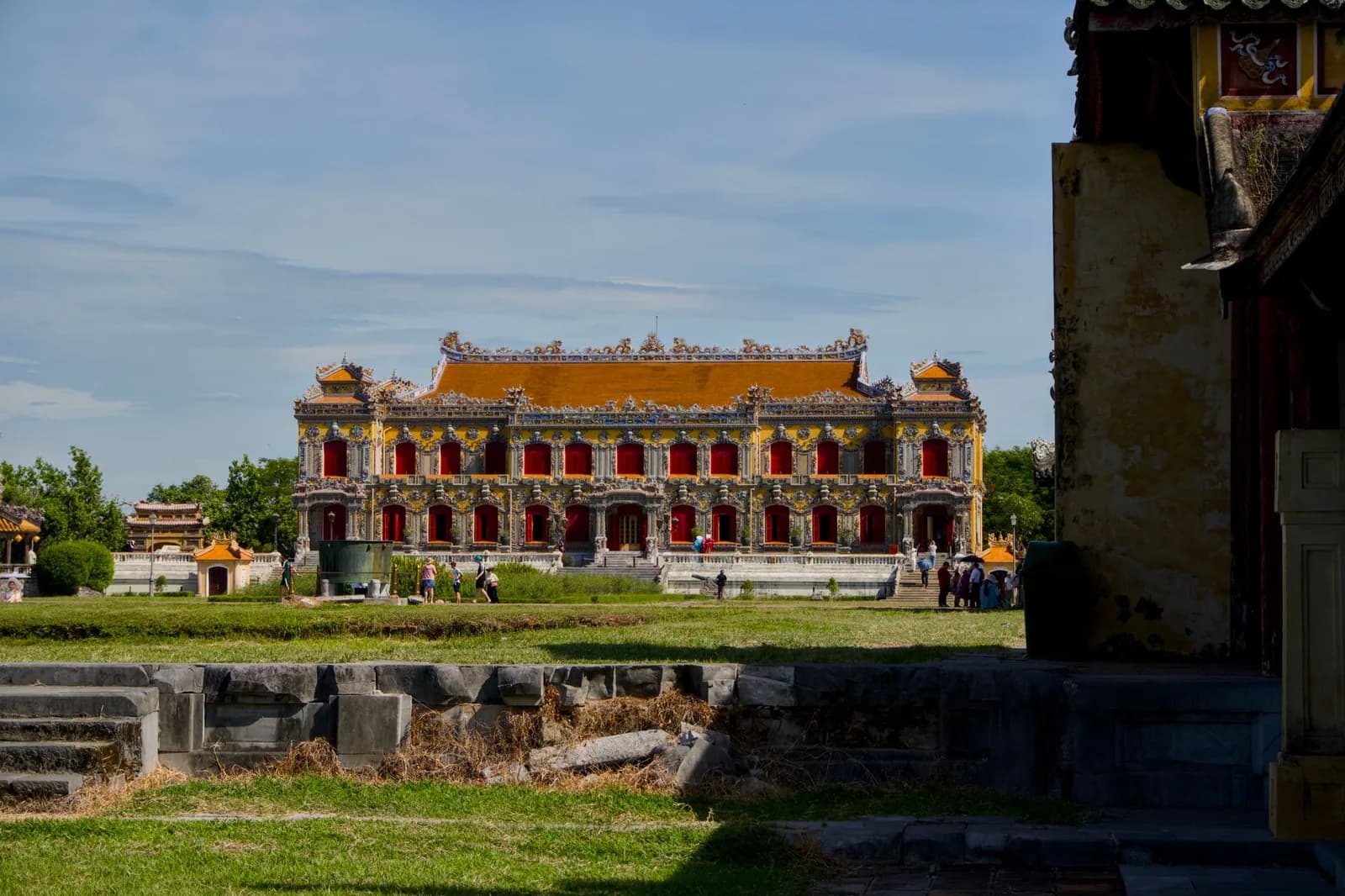 Lịch trình 2 ngày khám phá dấu tích triều Nguyễn tại Huế
