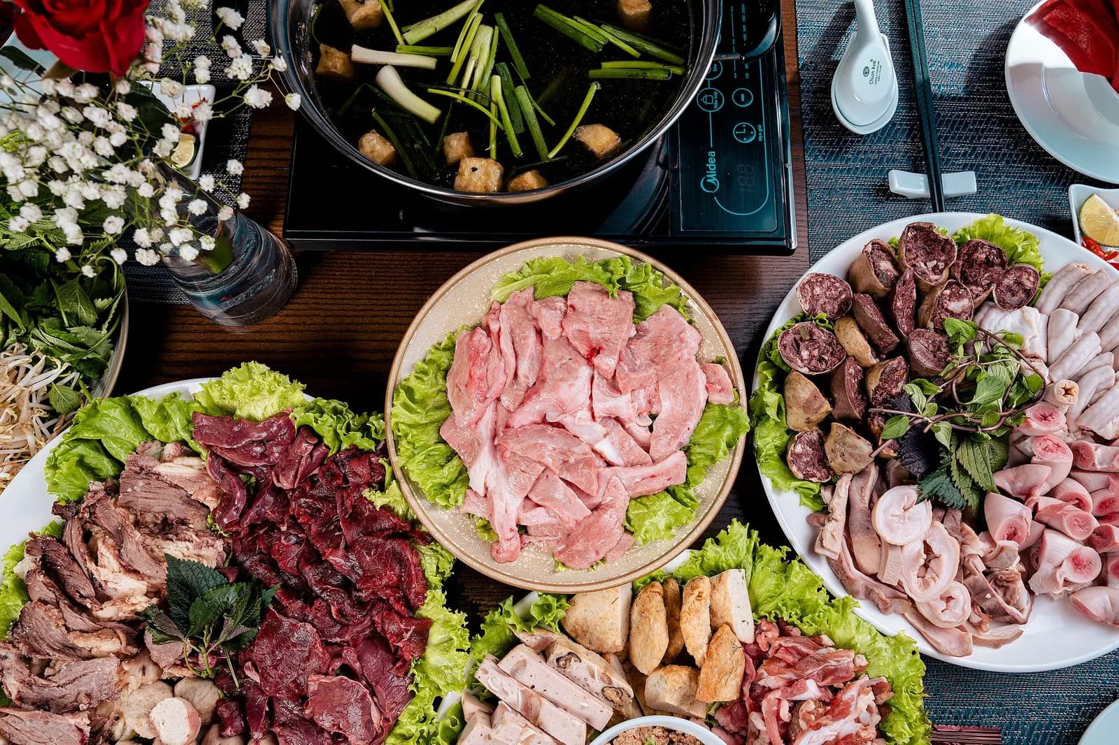 Cần chuẩn bị những gì để nấu lẩu riêu cua đồng tại nhà