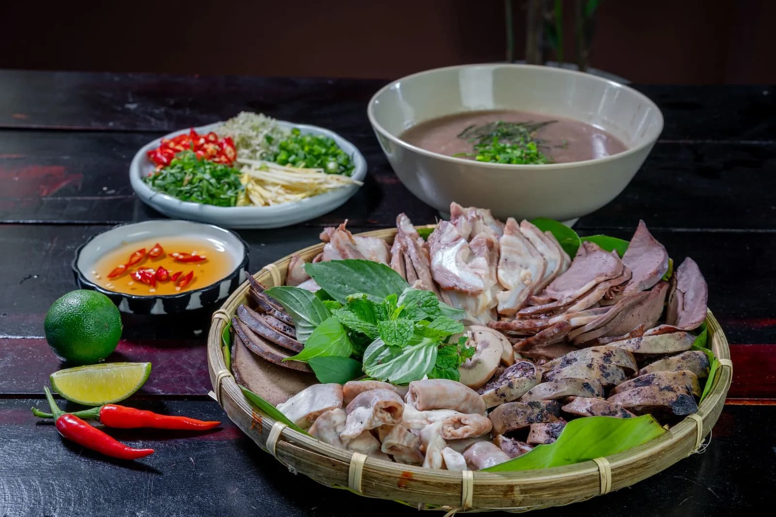 Vì sao canh bóng thả không thể thiếu trong mâm cỗ truyền thống của làng nấu cỗ