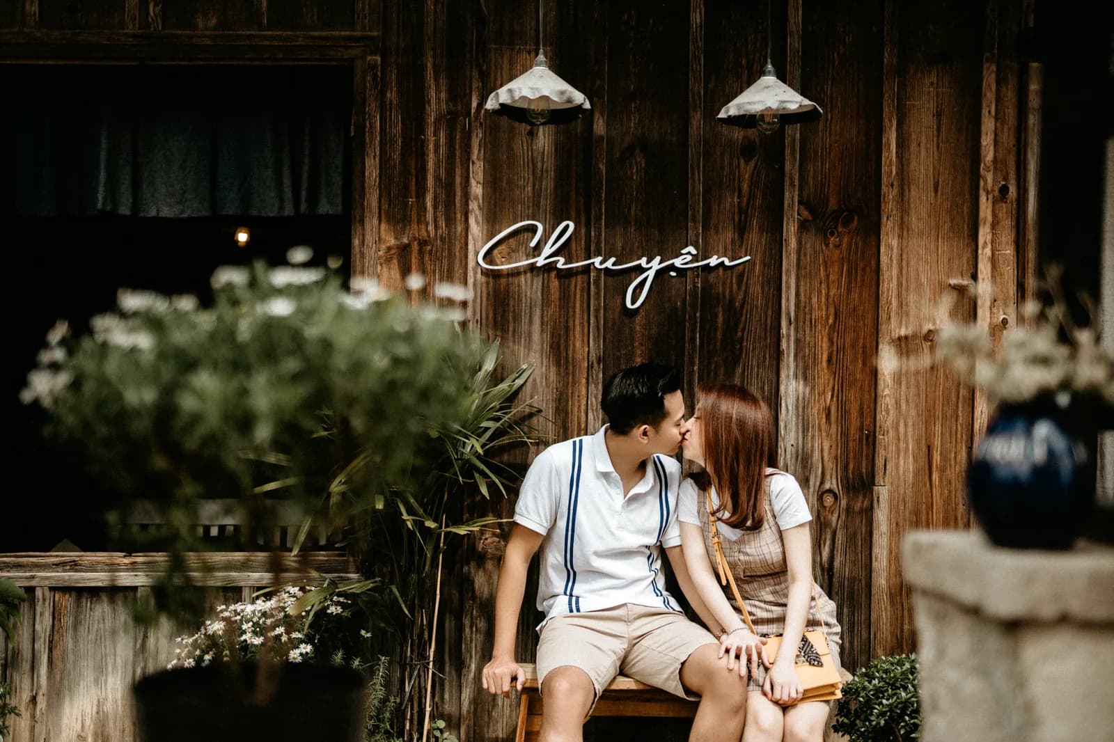 Chờ một lời tỏ tình khác gì chờ một lời xác nhận mối quan hệ
