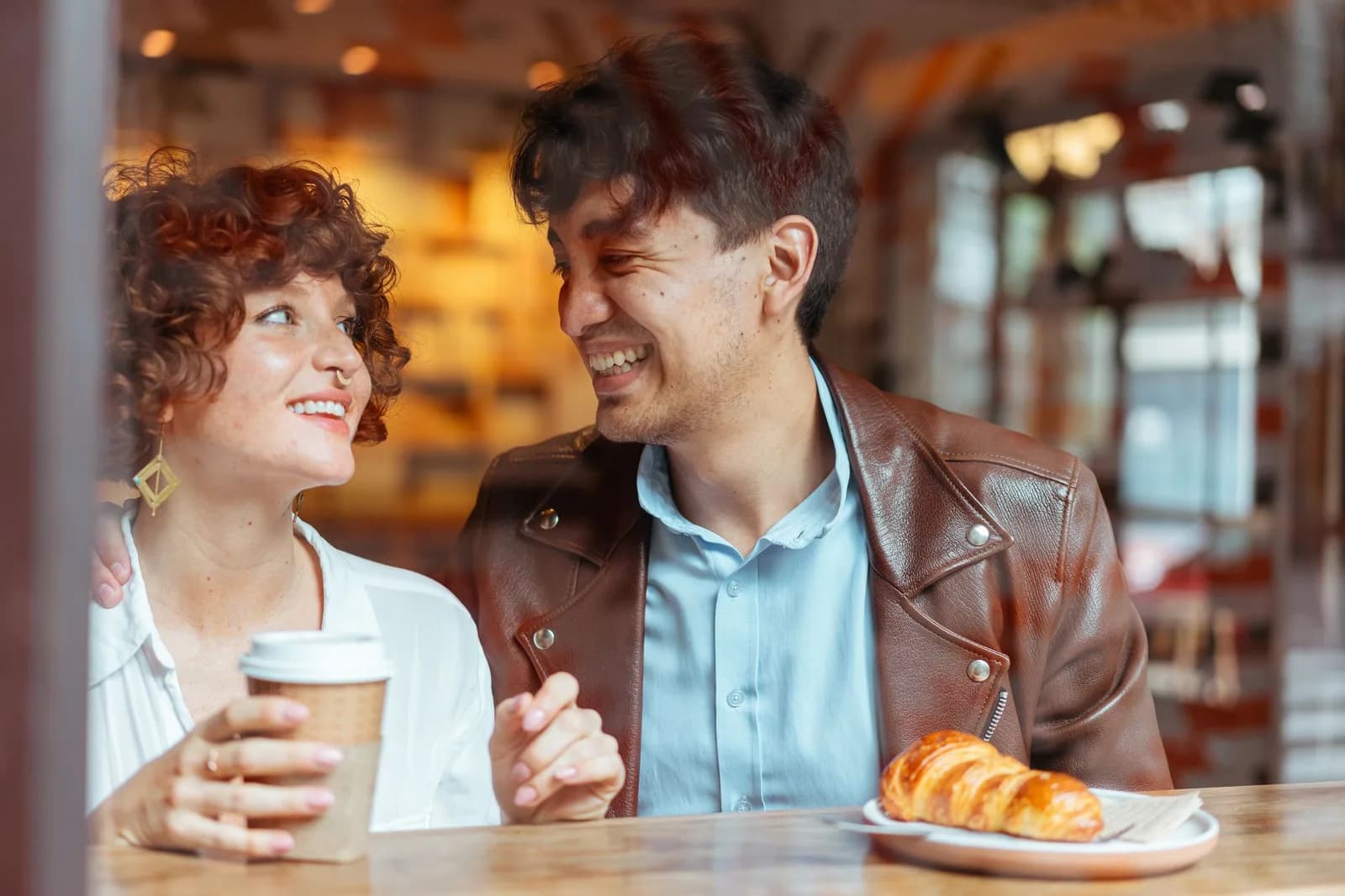Có nên vội vàng bước vào quan hệ thể xác khi mới hẹn hò một tháng
