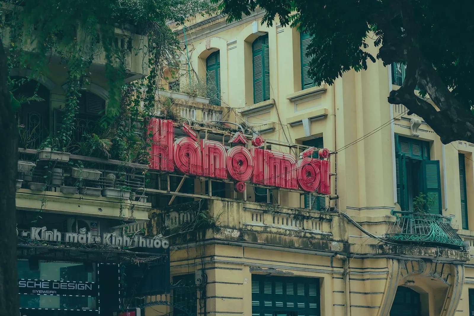 Dạo phố cổ Hà Nội mùa thu mở ra cảnh quan và món gì khác biệt