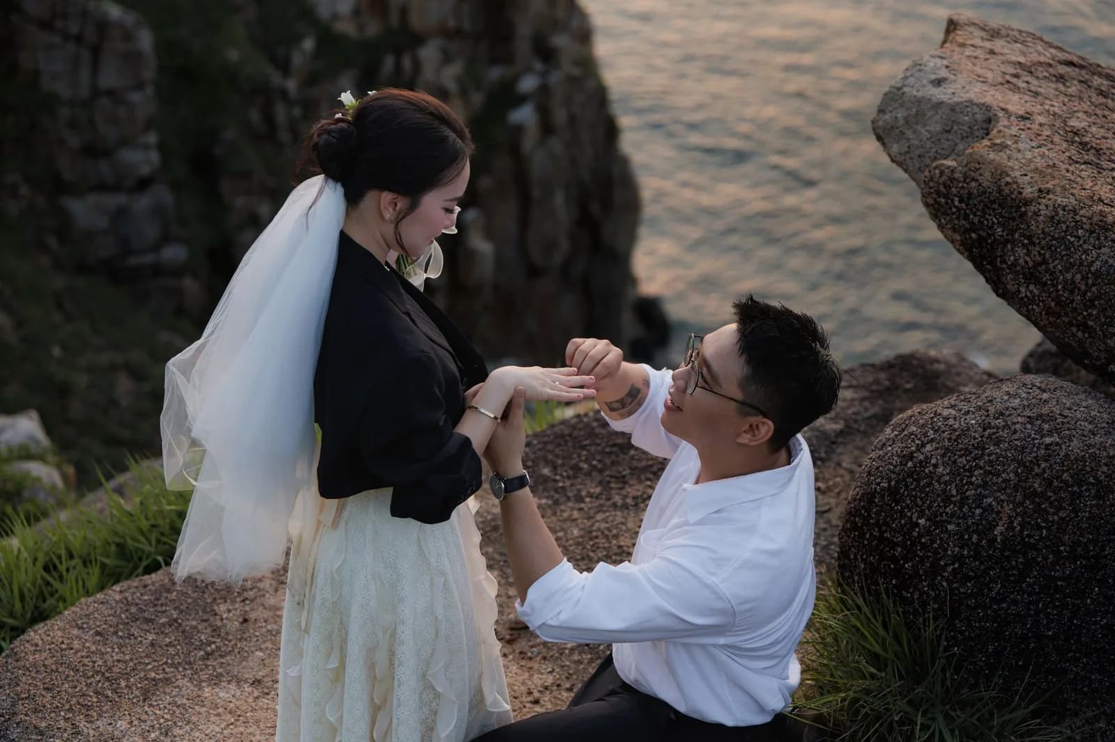 Hành trình tình cảm của Hà Còi và Meichan: Hơn 2 năm yêu kín tiếng đến màn cầu hôn trên bầu trời Mỹ