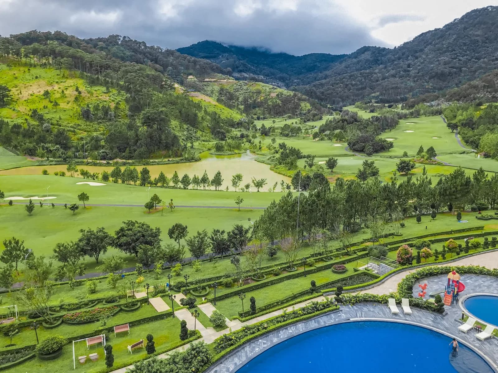Chi phí nghỉ dưỡng kết hợp chơi golf 3 ngày 2 đêm tại Đà Nẵng khoảng bao nhiêu