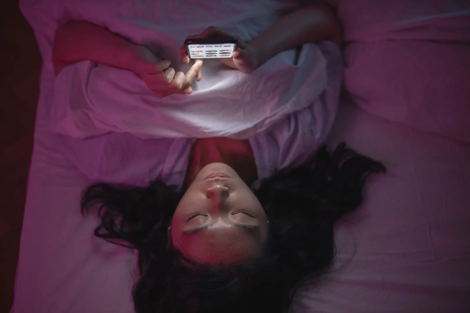 Vì sao video AI vô nghĩa vẫn có thể khiến bạn xem hàng giờ