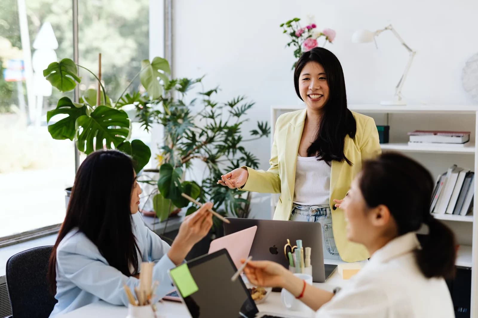 Mâu thuẫn với quản lý vì khối lượng công việc nên trao đổi thế nào