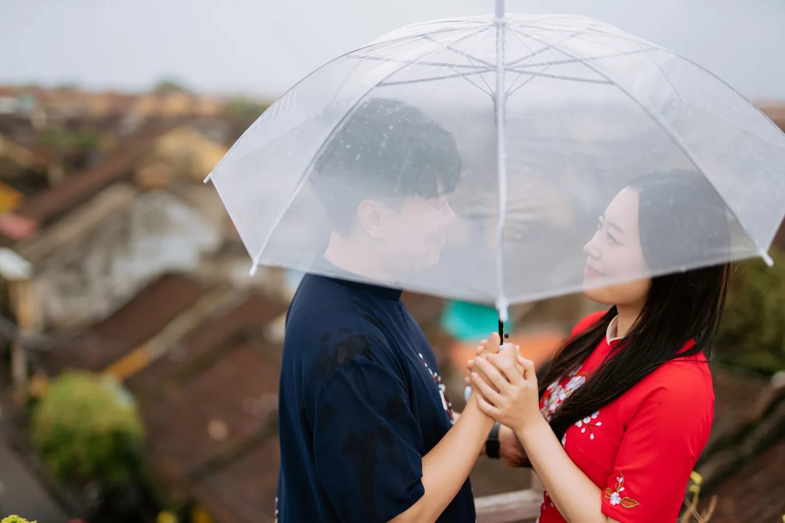 Kỷ niệm ngày yêu vào mùa mưa nên chuẩn bị phương án dự phòng nào