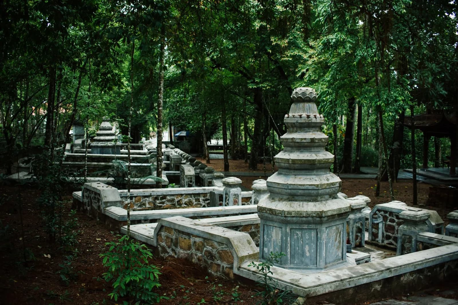 Nên chọn Đông Yên Tử hay Tây Yên Tử nếu chỉ có một ngày