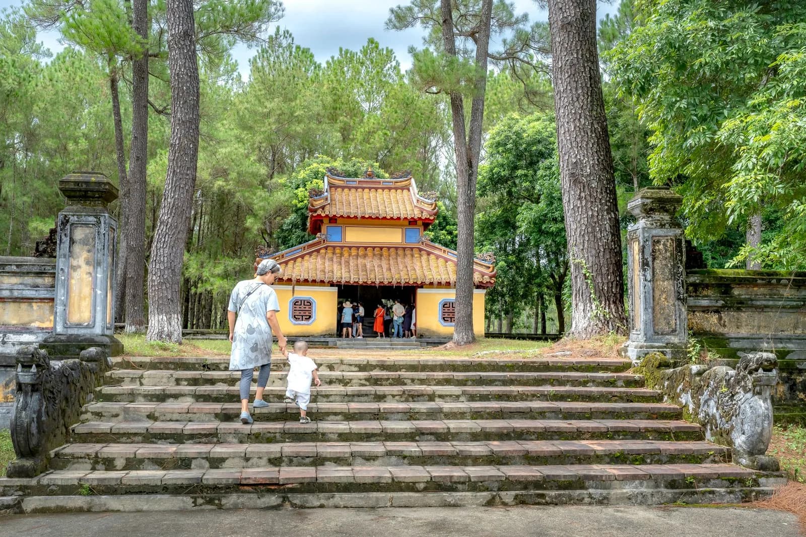 Chi phí leo Yên Tử tự túc trong một ngày khoảng bao nhiêu