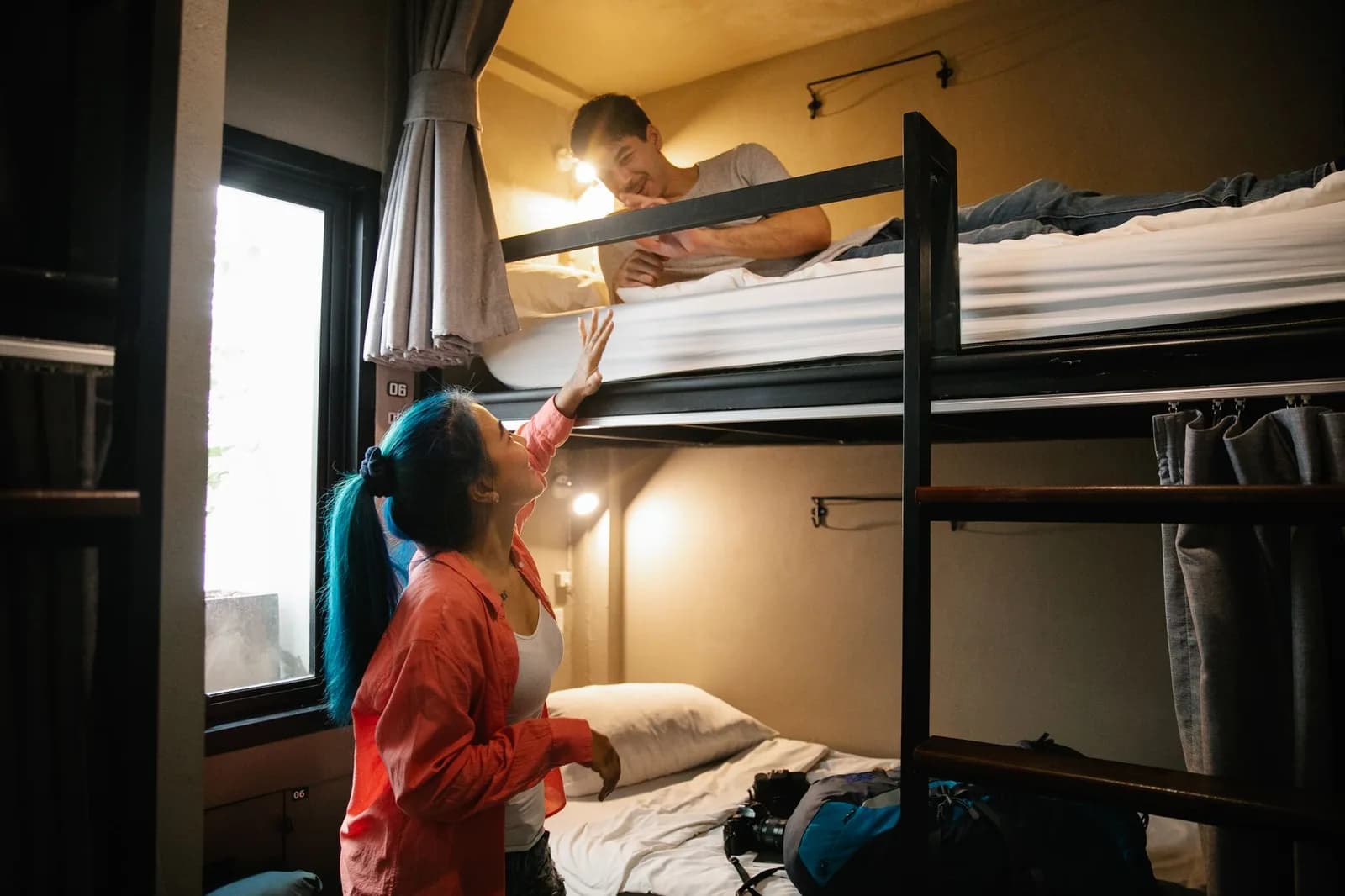 Nhận phòng homestay sau nửa đêm có ảnh hưởng đến khai báo tạm trú không