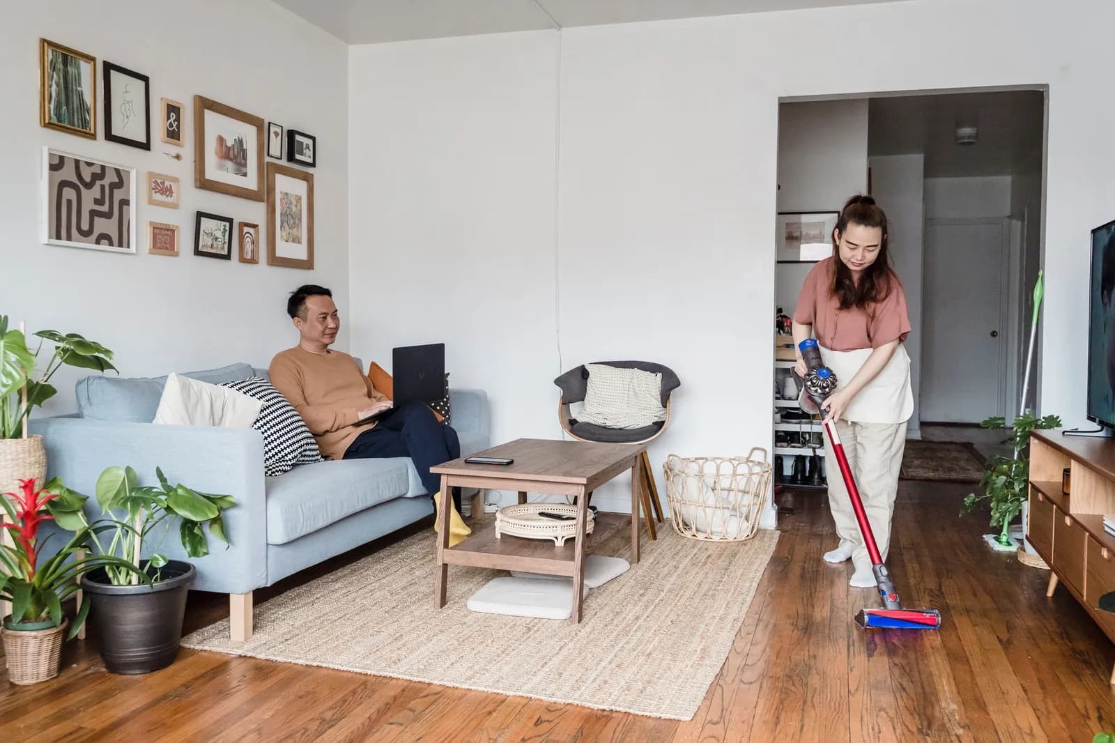 Làm sao phân chia lao động cảm xúc công bằng khi sống chung