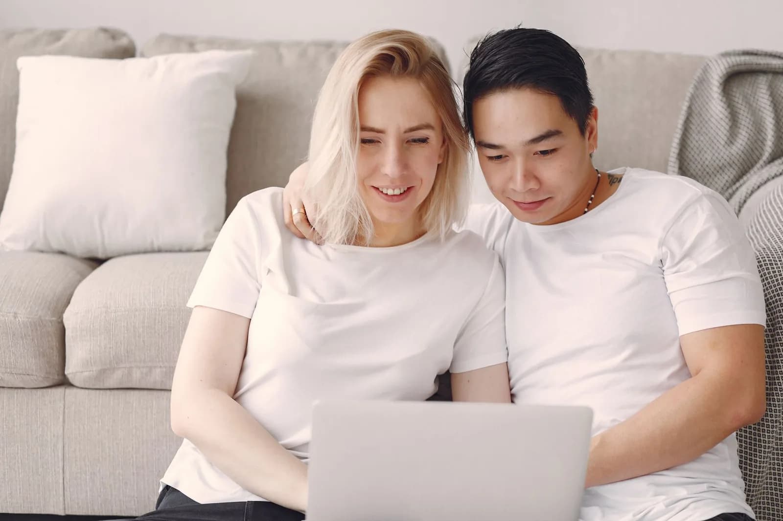 Sau bao lâu các cặp đôi thường bắt đầu cảm thấy tình yêu trở nên quen thuộc