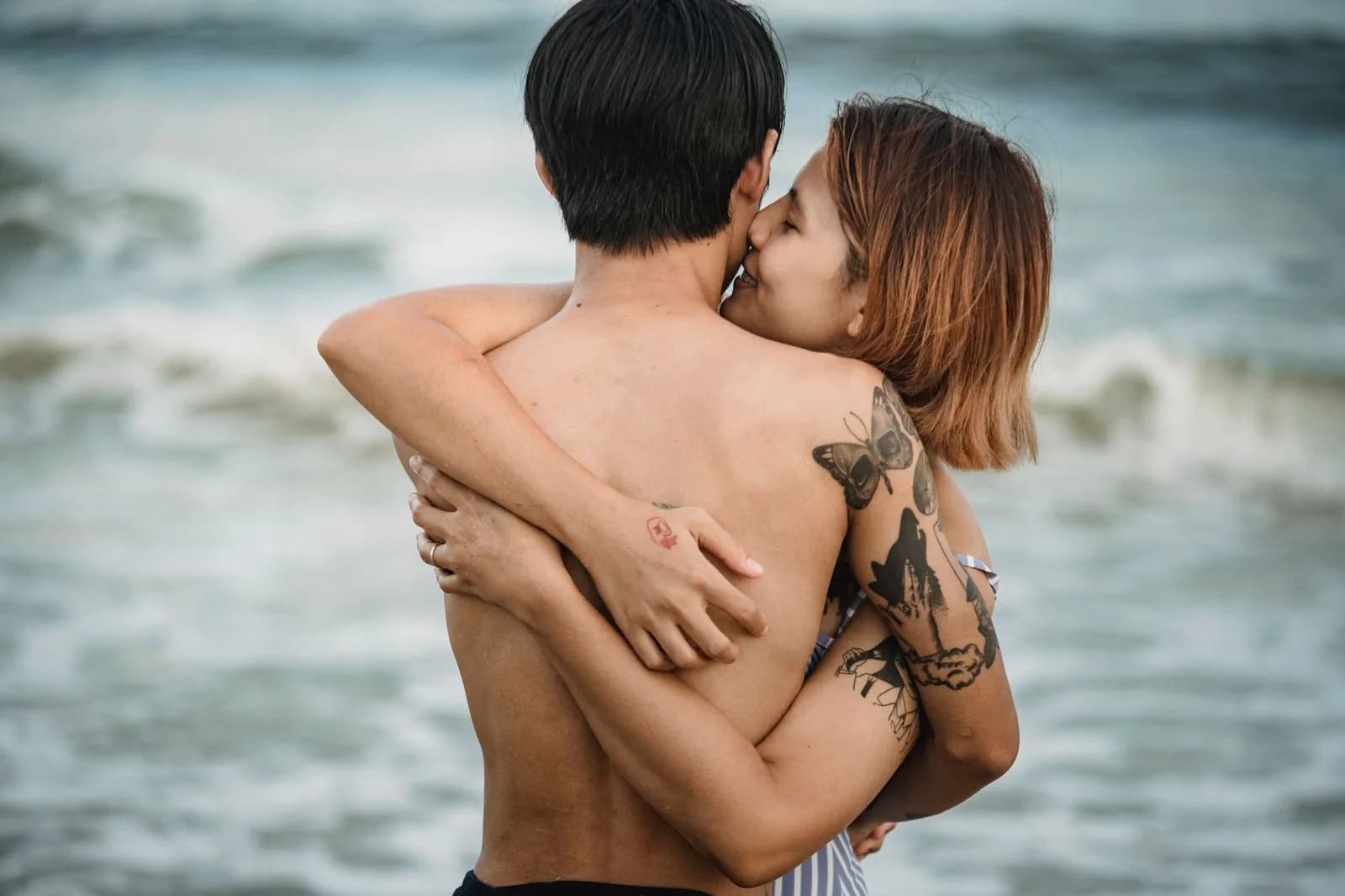 Cặp đôi nên đặt quy tắc không điện thoại trong kỳ nghỉ như thế nào