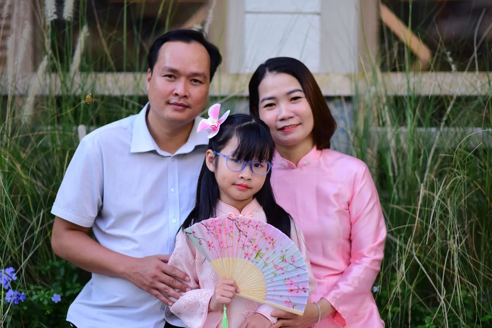 Trẻ em tiếp nhận 7 ngôn ngữ tình yêu khác người trưởng thành thế nào