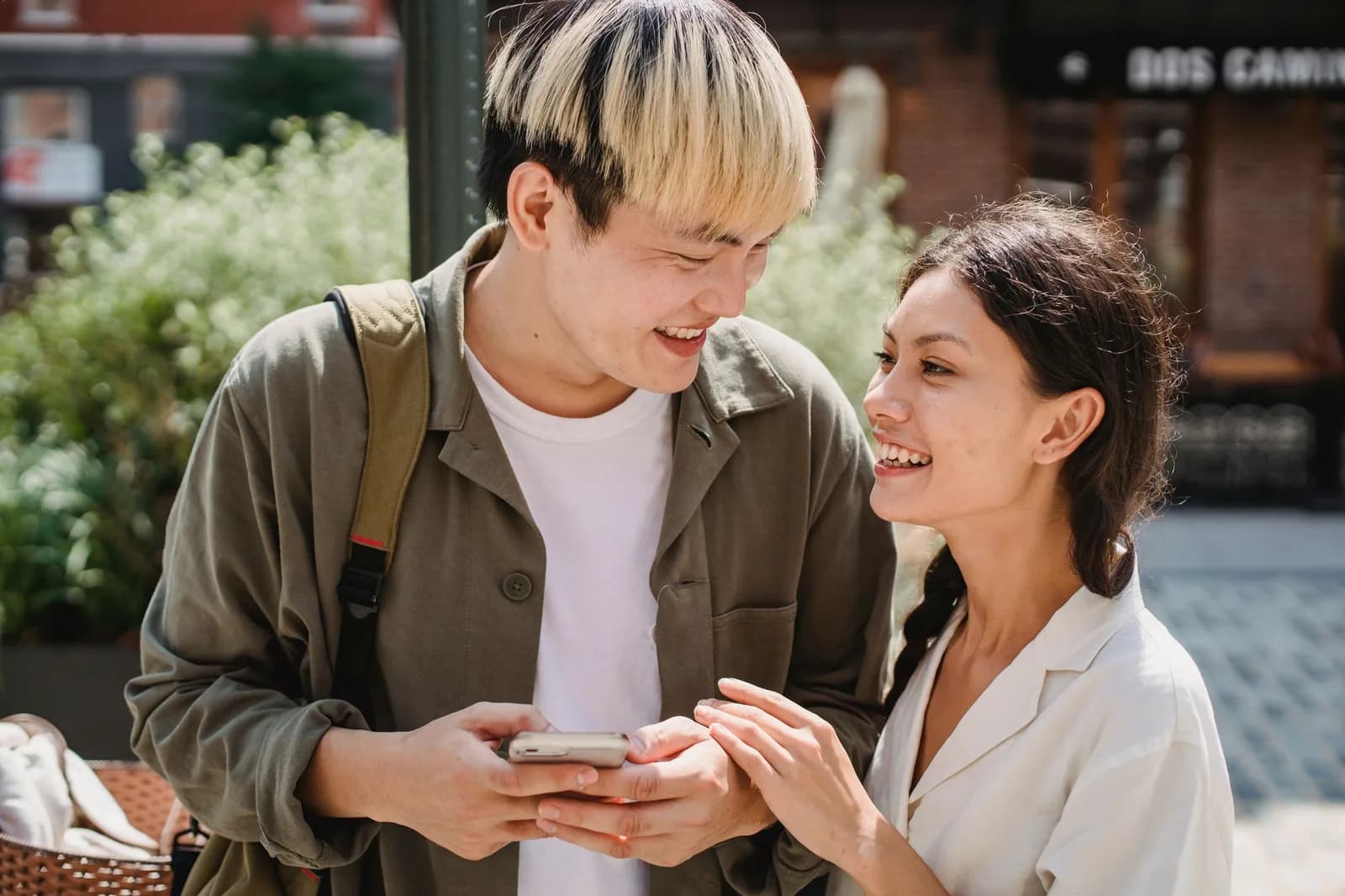 Người yêu ít nhắn tin có đồng nghĩa với thiếu quan tâm không