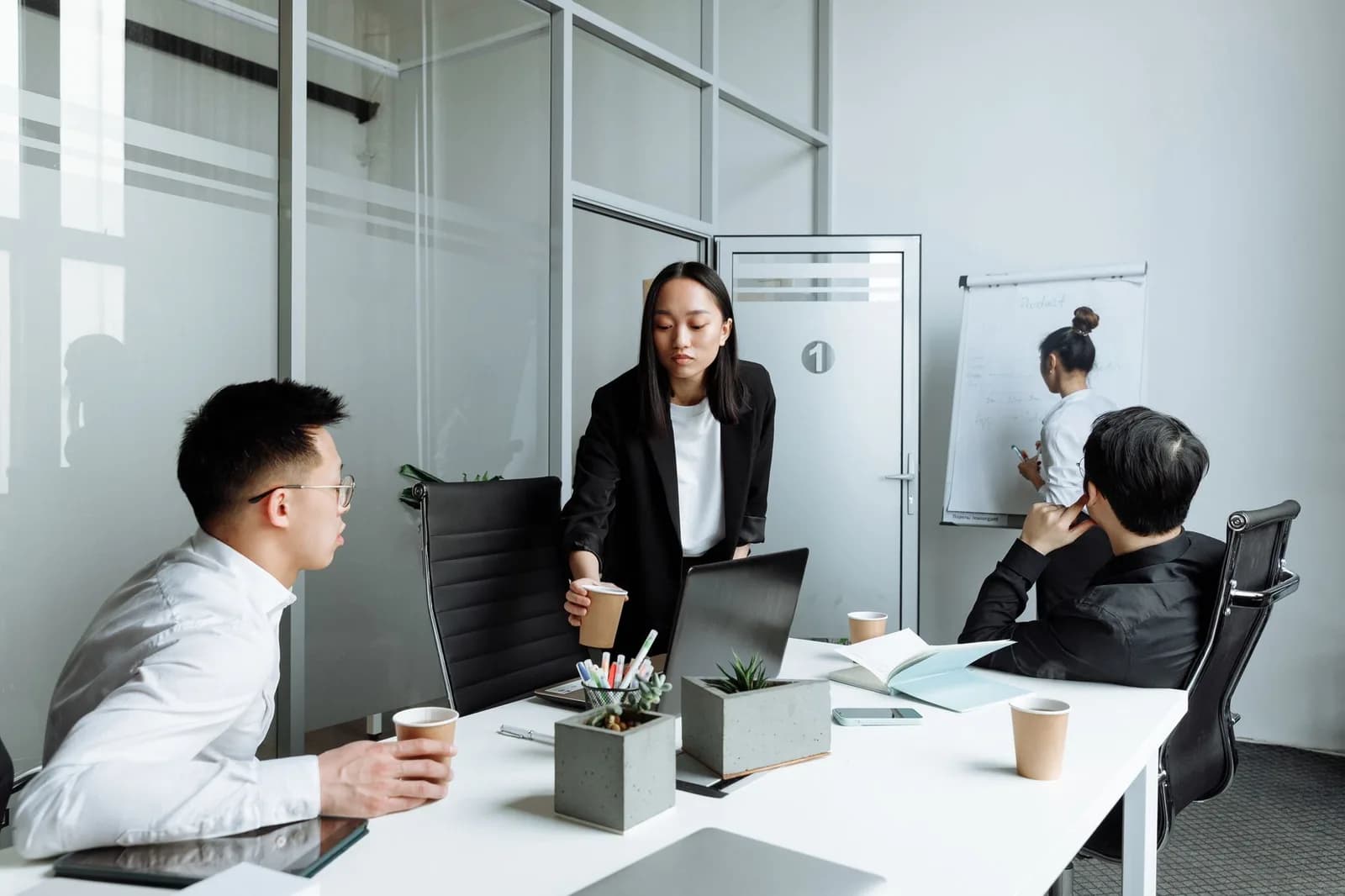 Văn hóa công sở dung túng quấy rối có những dấu hiệu nhận biết nào