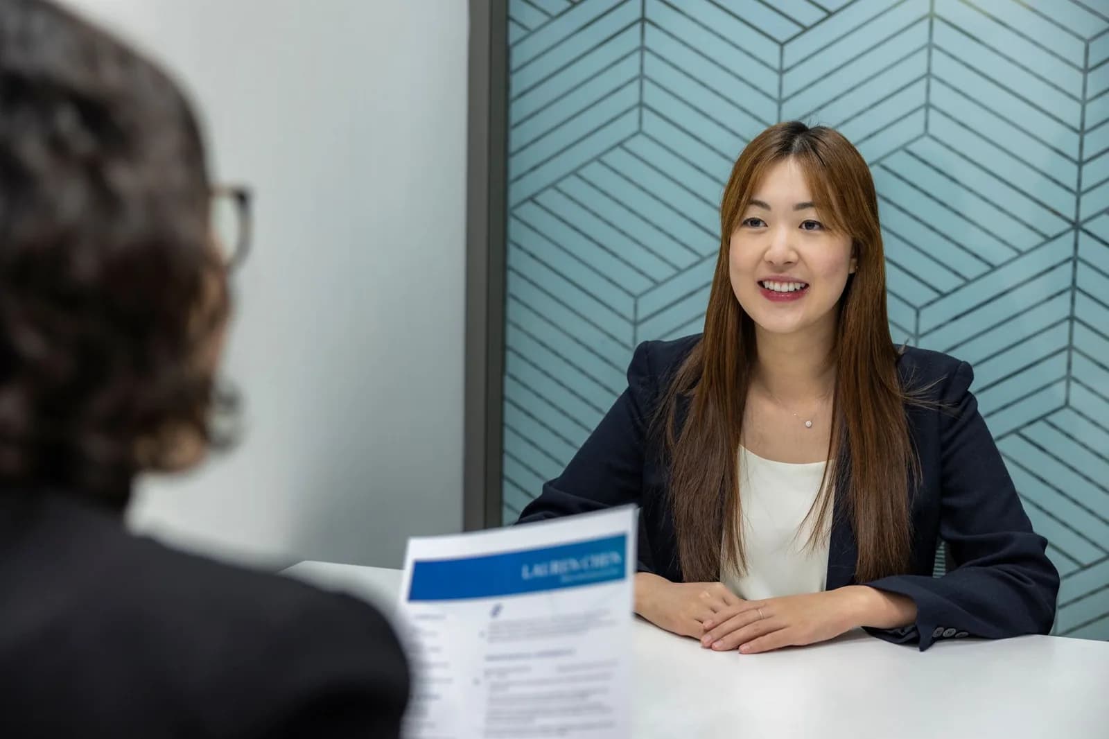 Người mới tốt nghiệp nên thương lượng lương khởi điểm như thế nào