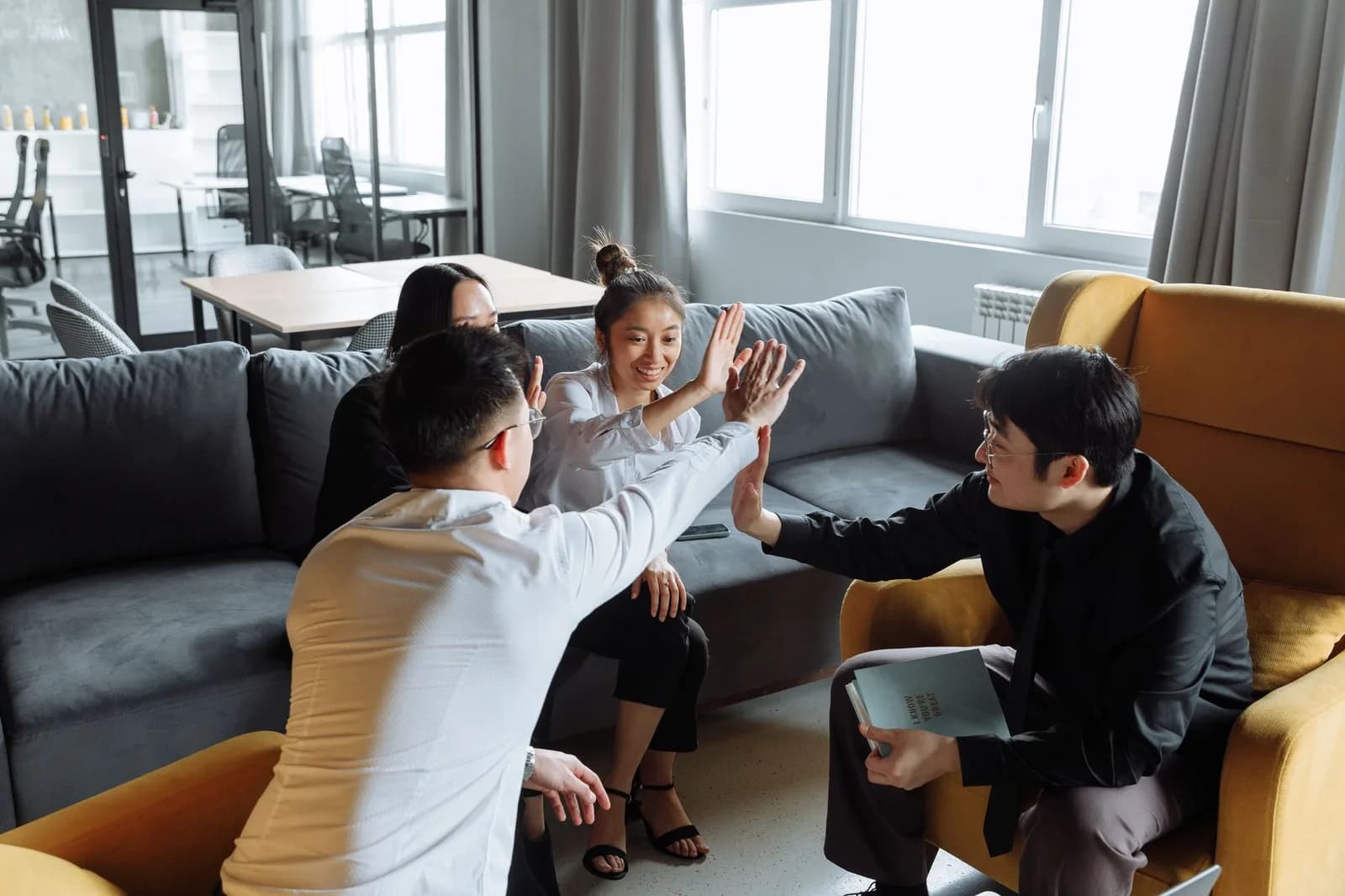 10 ngành có mức lương khởi điểm từ 10 triệu đồng cho người trẻ