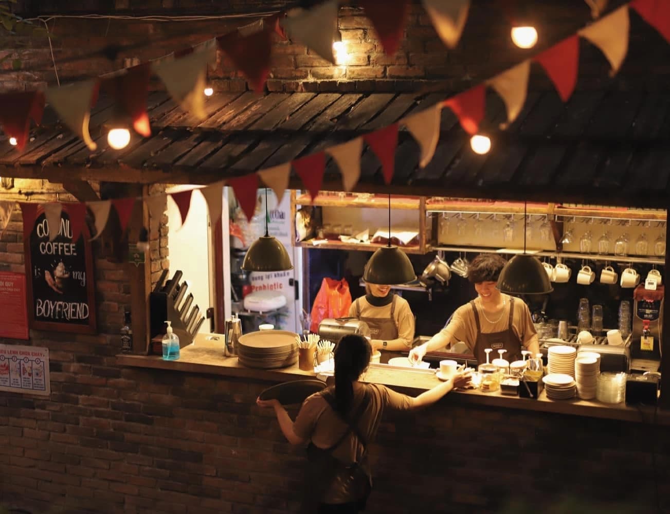 Gợi ý 5 quán cafe làm việc xuyên đêm tại Hà Nội có điều hòa mát lạnh