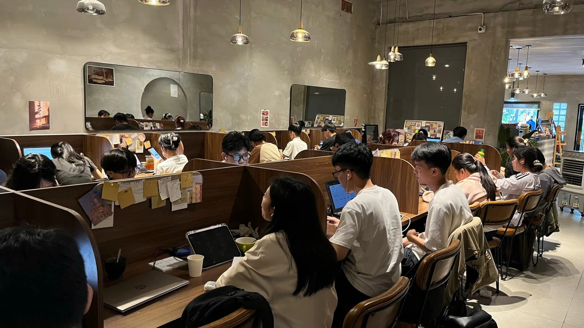 7 mẹo bảo vệ sức khỏe cho cú đêm khi cày deadline tại quán cafe xuyên đêm Hà Nội