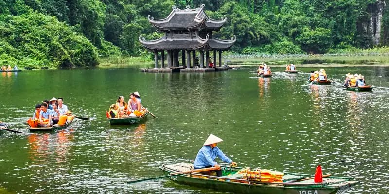 Lịch trình Ninh Bình 2 ngày 1 đêm kết hợp Tràng An và phố cổ Hoa Lư
