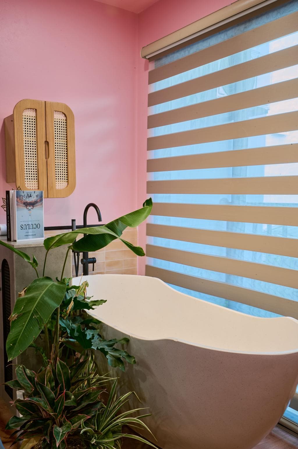 Bee Filmstay - 502TH - 11