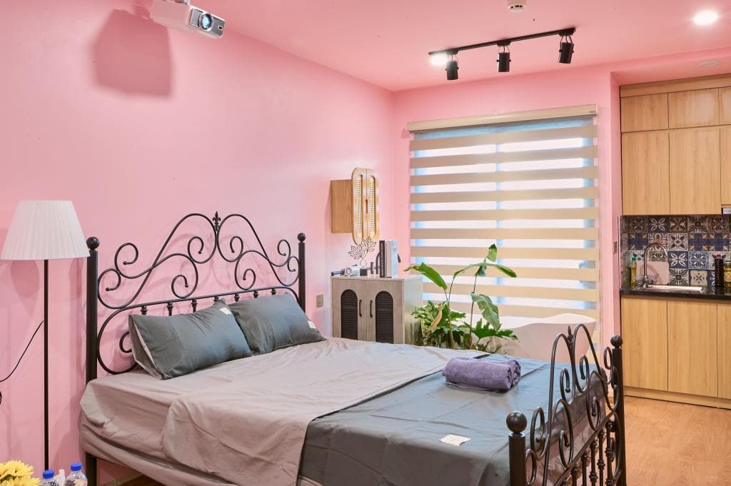 Bee Filmstay - 502TH