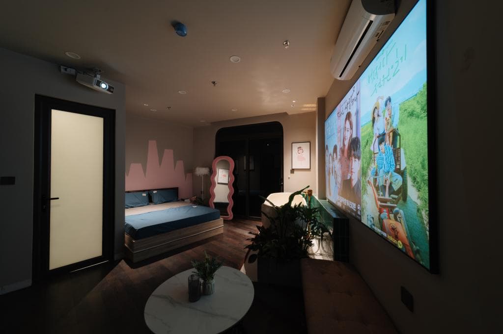 Bee Filmstay - 801ĐC - 12