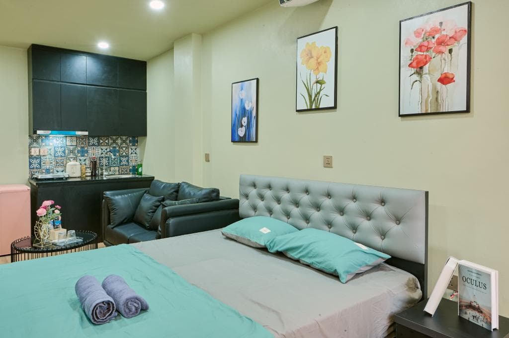 Bee Filmstay - 702TH - 2