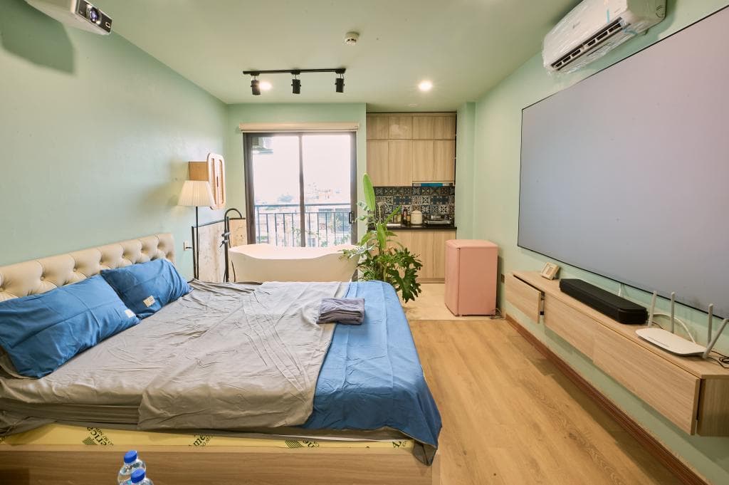 Bee Filmstay - 602TH