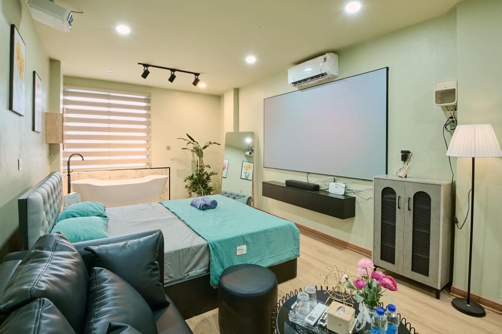 Bee Filmstay - 702TH - 9