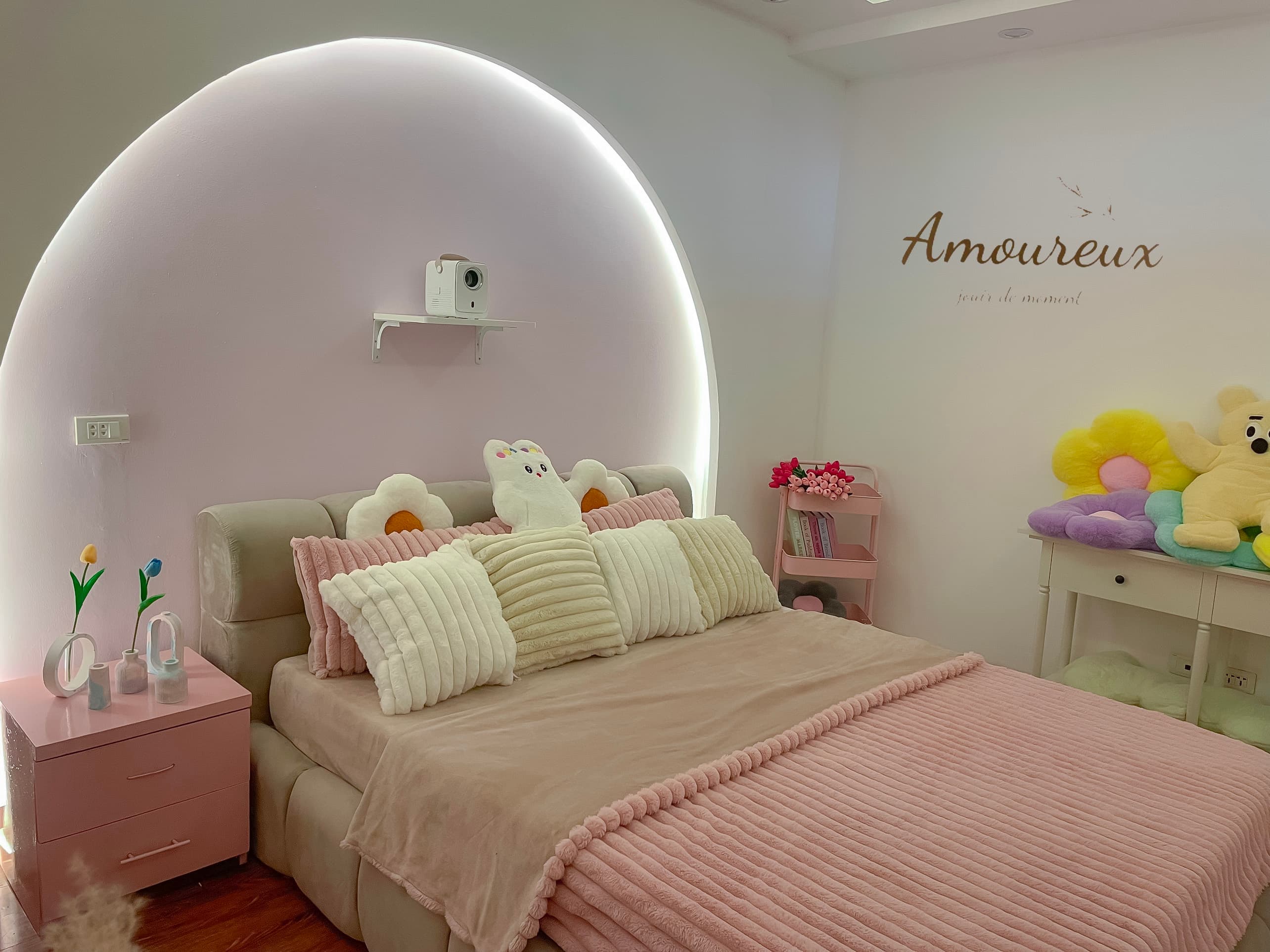 904 QH | Candy Room