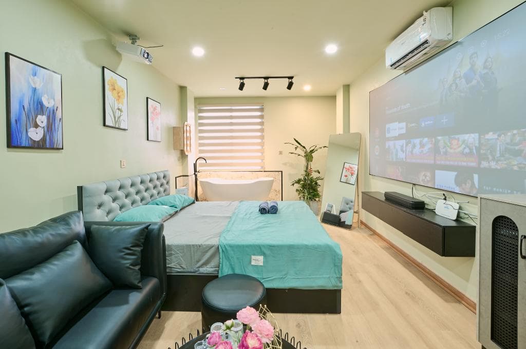 Bee Filmstay - 702TH - 4