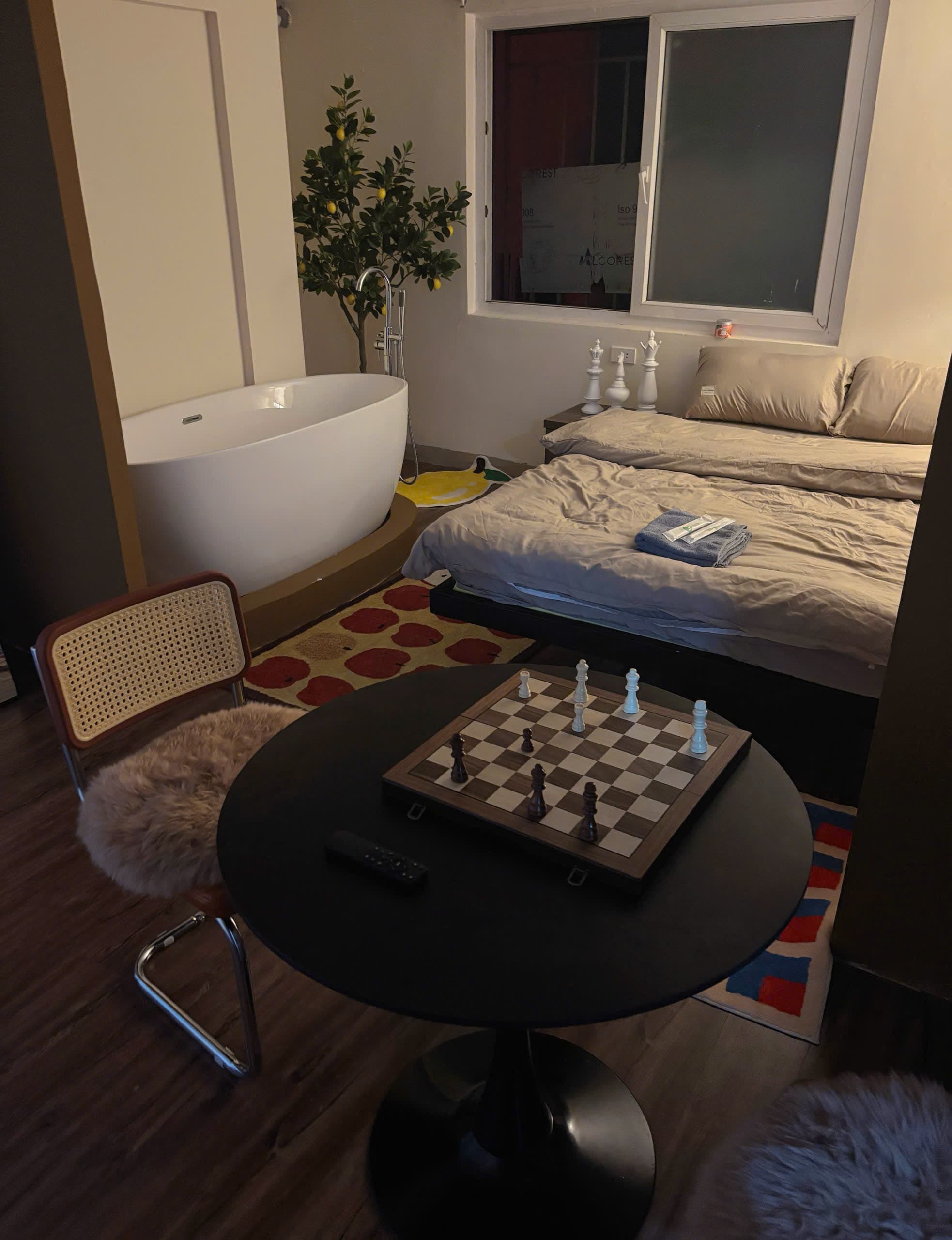 204 QH | Chess Room - 12