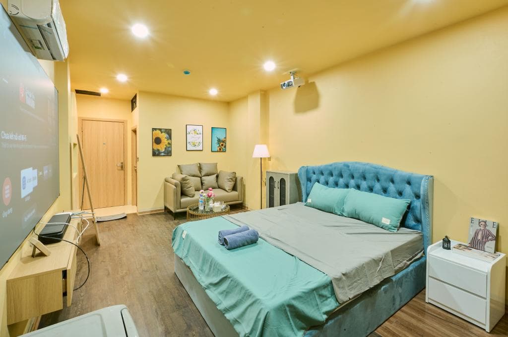 Bee Filmstay - 402TH