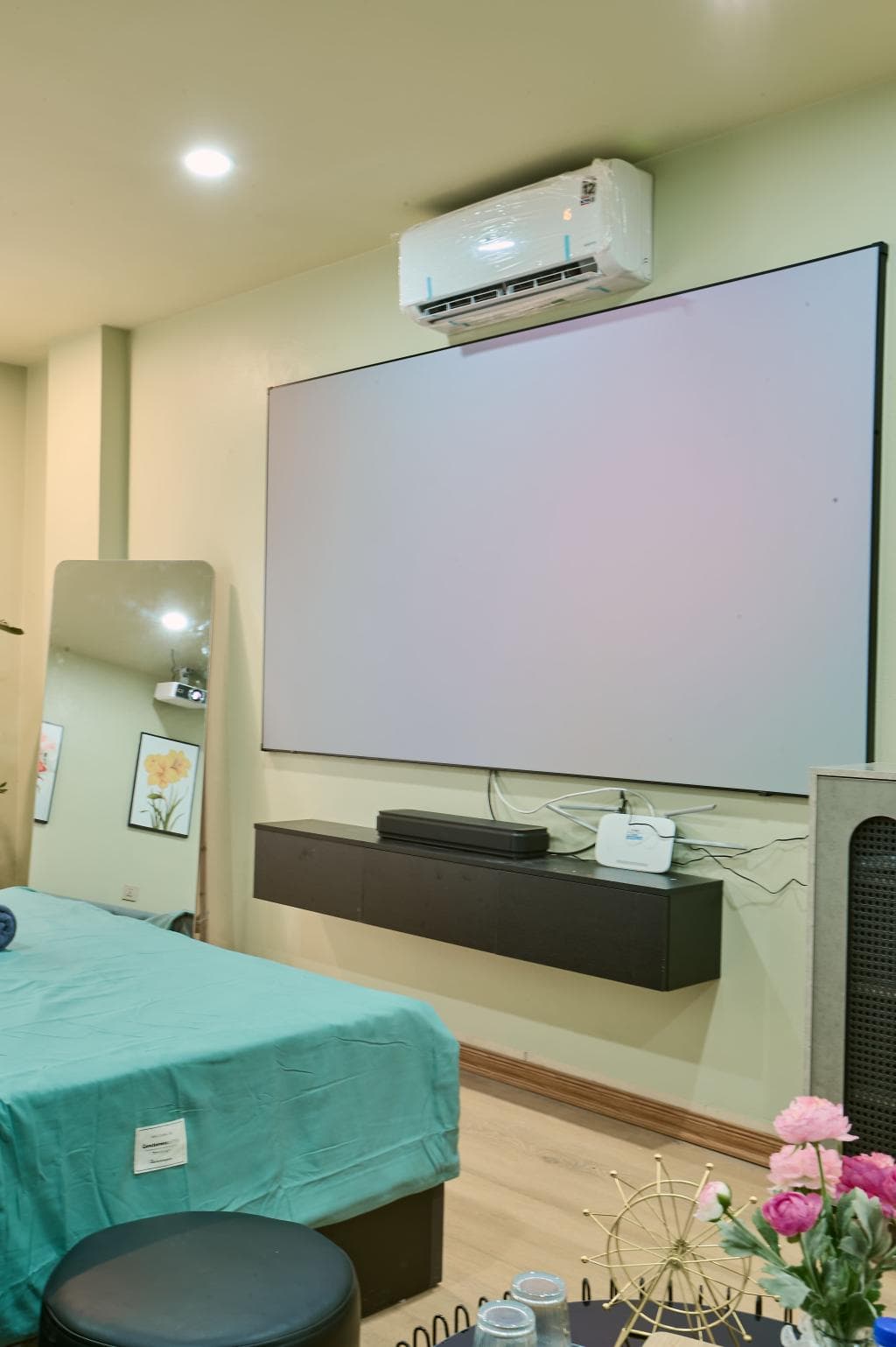 Bee Filmstay - 702TH - 8