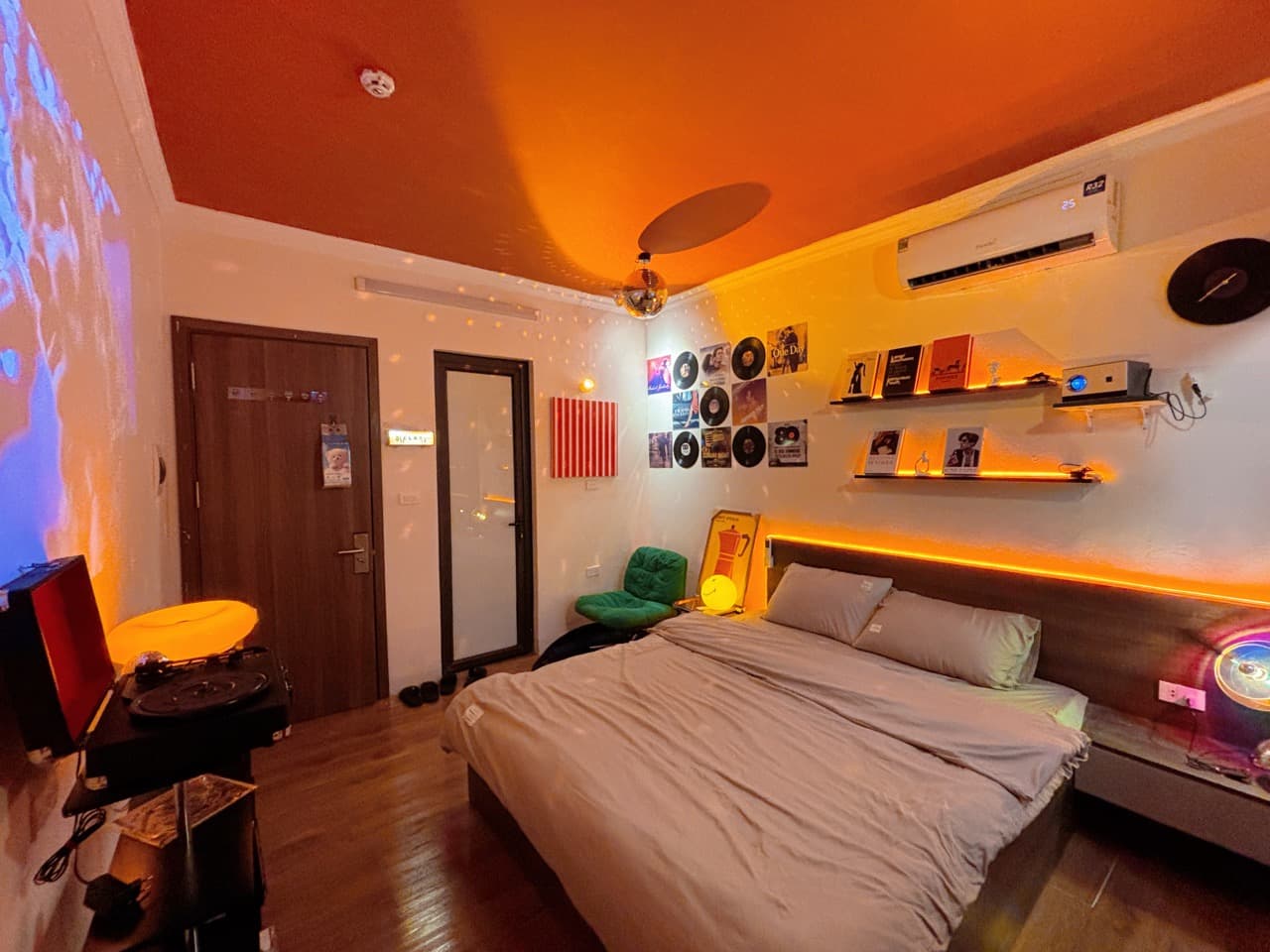 605NK | Disco Room - 2