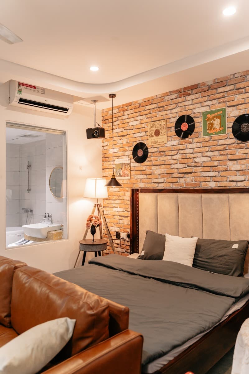 Emberlyn 502VPH - 17