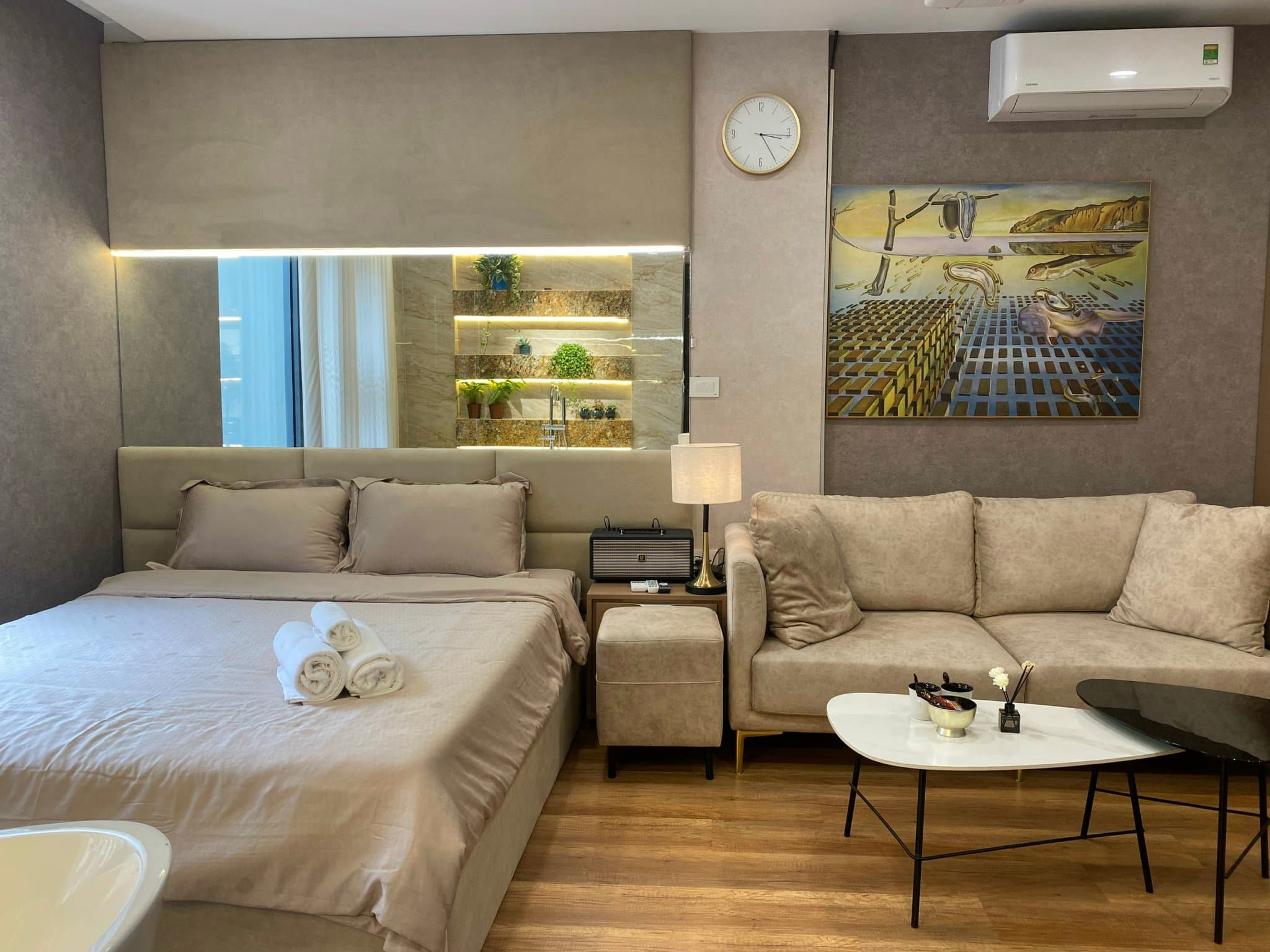 Mystery I4 2819  - 3