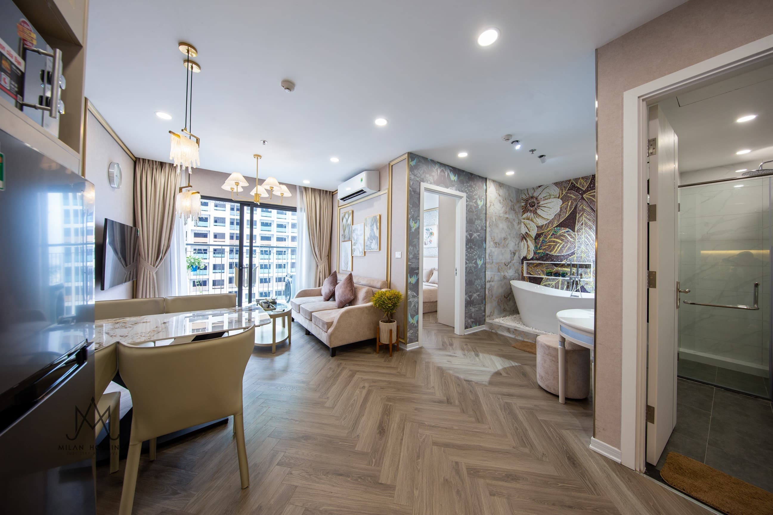 Elegant I4 2818  - 7