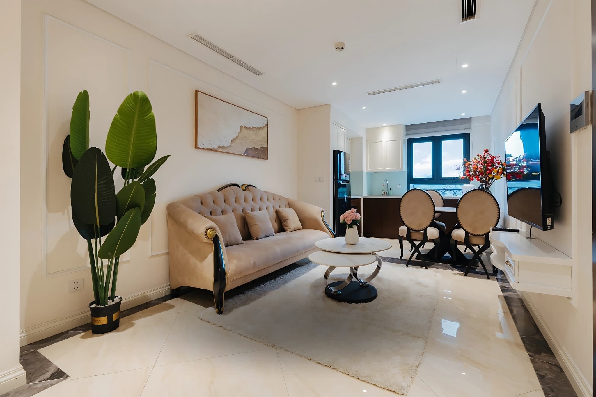 Diamond Suites 403