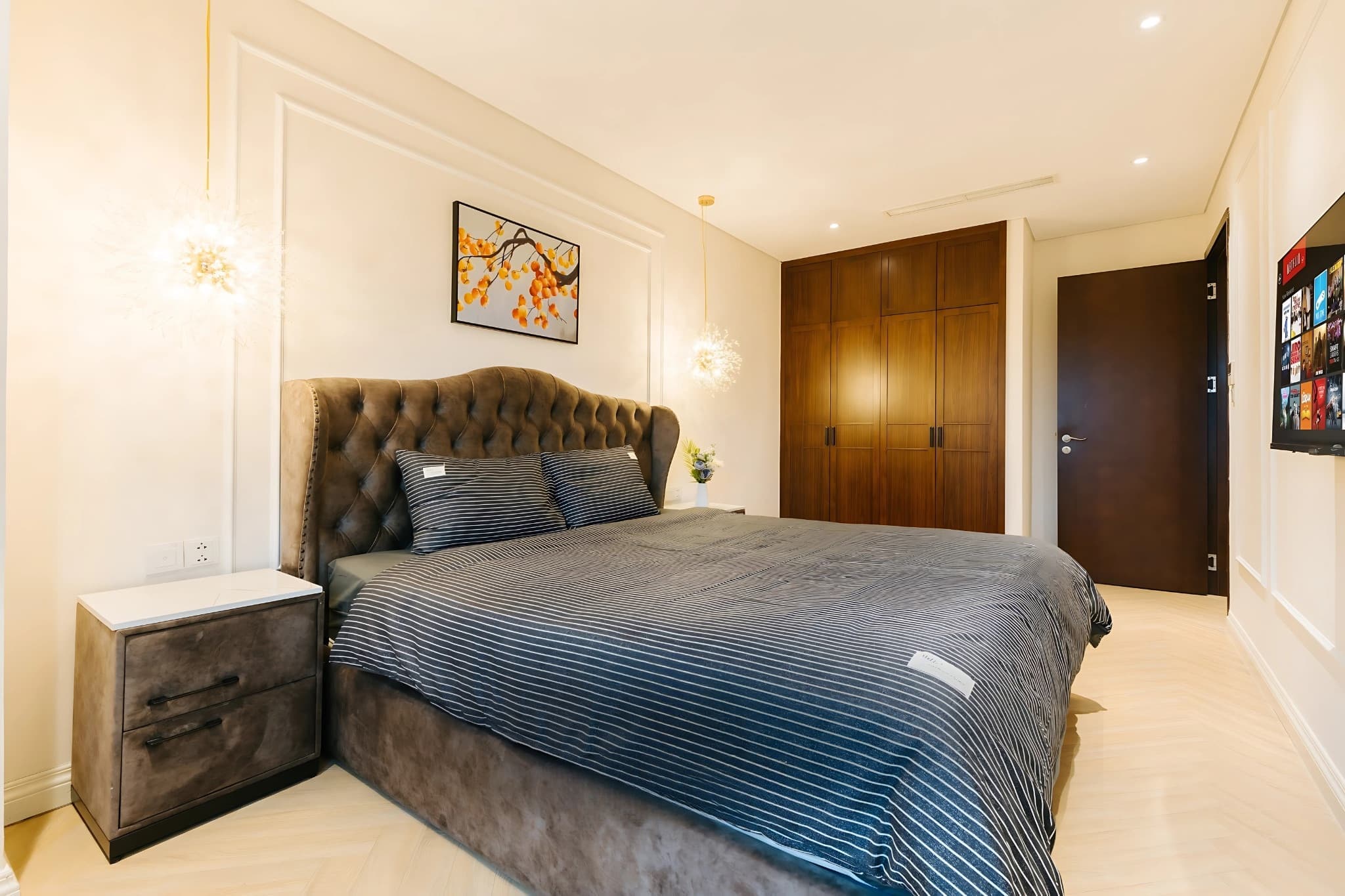 Diamond Suites 403 - 2