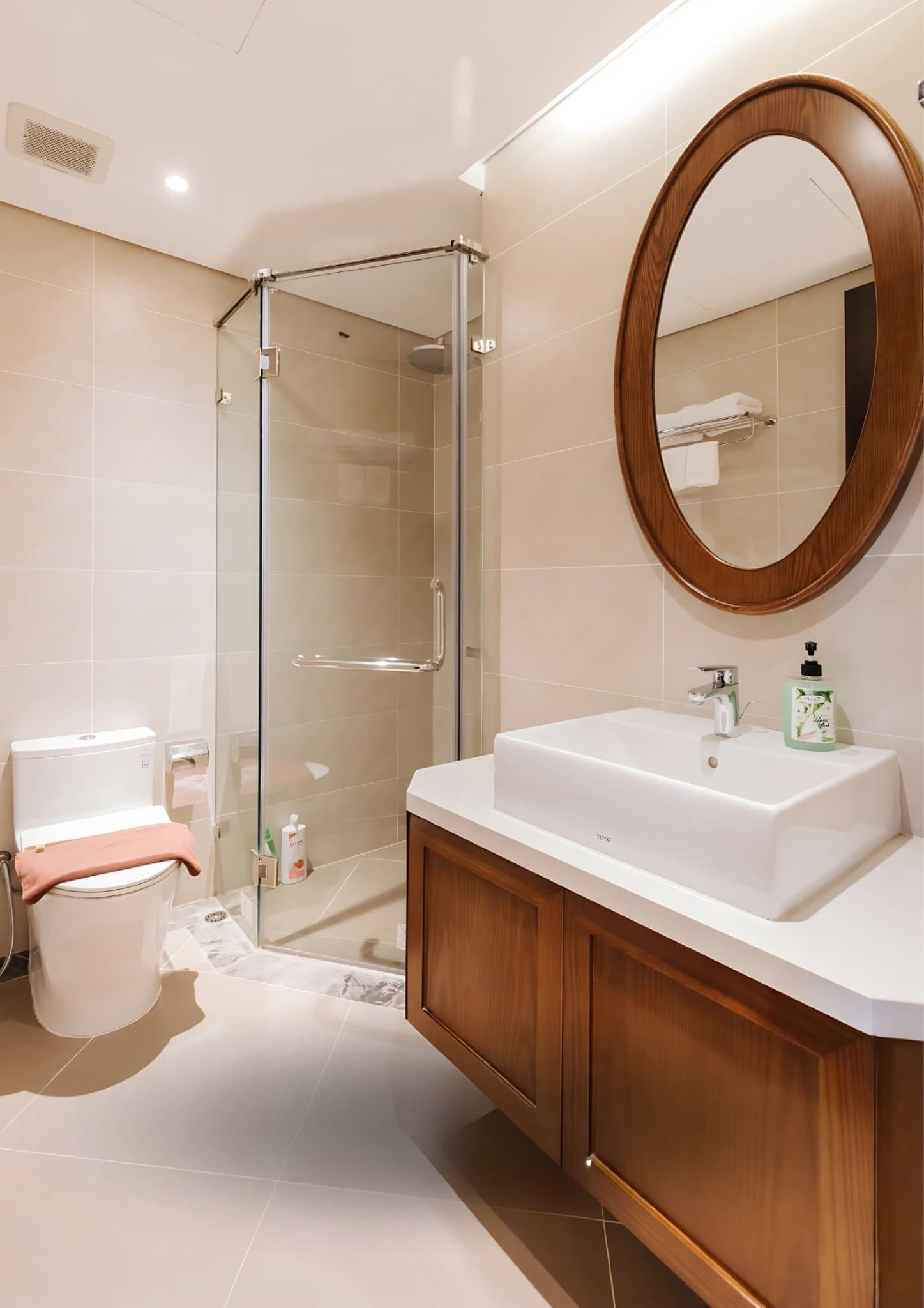 Crystal Suites 409 - 10