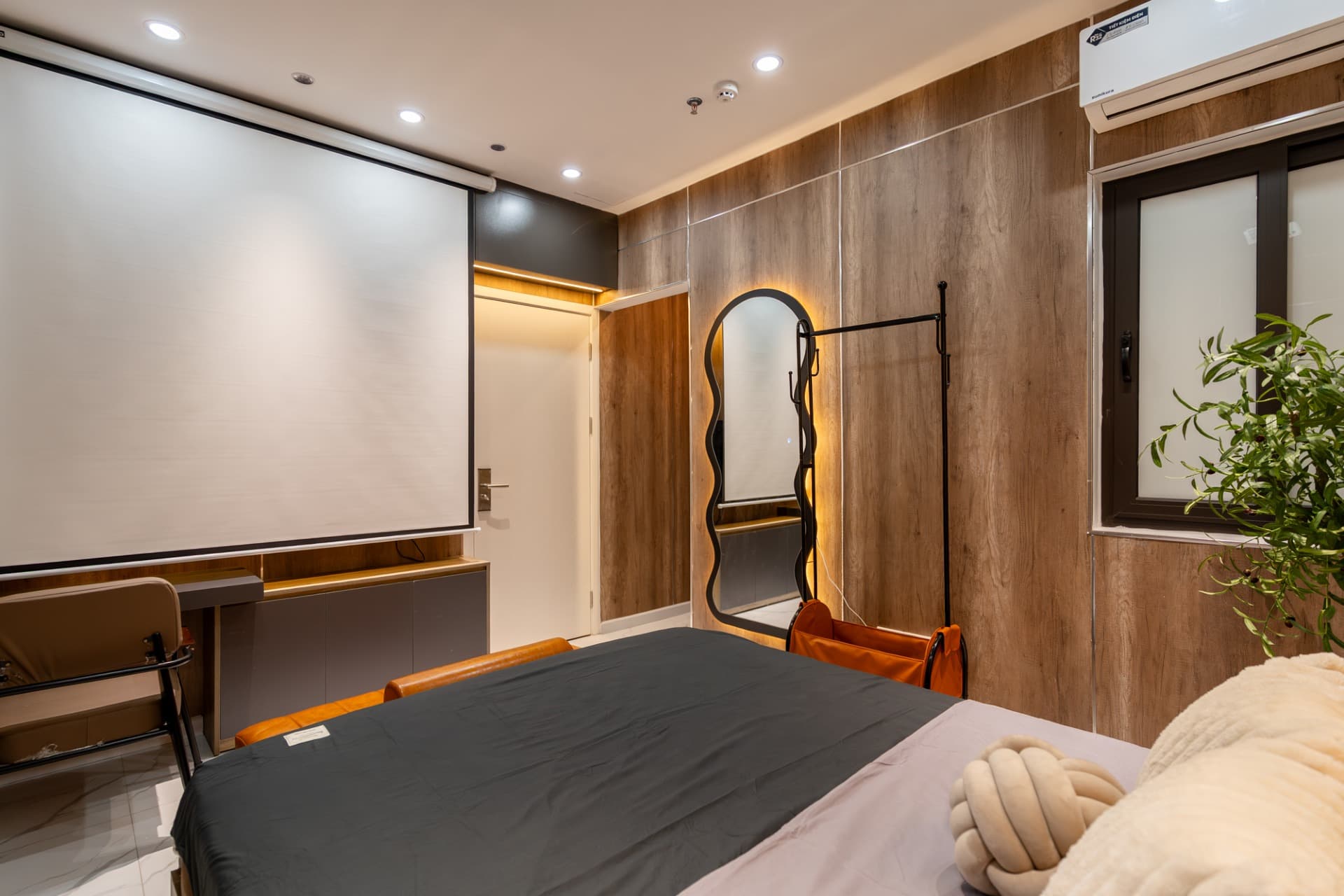 Full-Moon Room 303DVH